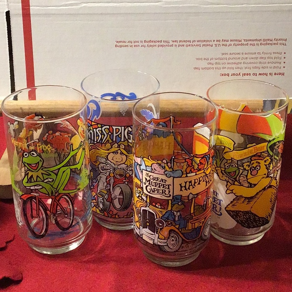 The Great Muppet Caper, Miss Piggy, Kermit, Gonzo.